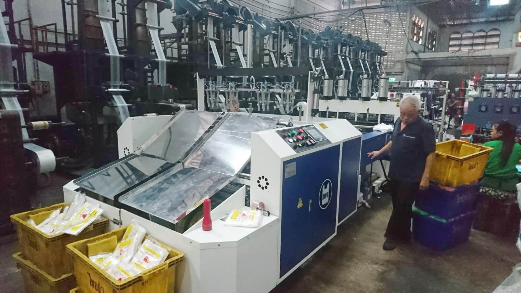 La Máquina Automática Para Hacer Bolsas Camisetas de 8 Líneas Está Instalada en Tailandia