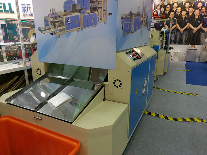 DIPO Plastic Machine Co., Ltd.ASEAN Community Plastic Exhibition