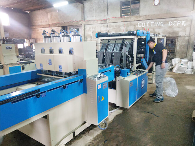 Nigerian Nylon Bag Making Factory continues to purchase Taiwan Dipo Plastic Machinery Factory automatic bag making machine.