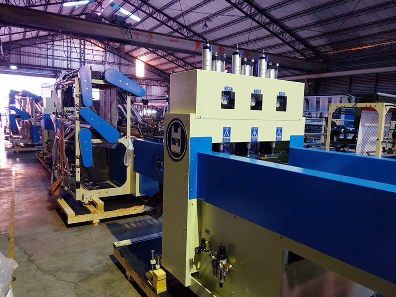 DIPO Plastic Machine Co., Ltd.Máquina para hacer bolsas de asa