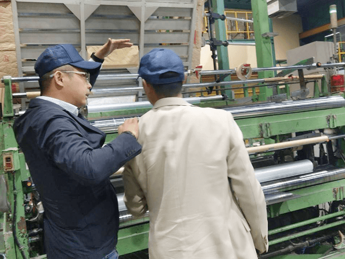 The business manager of Dipo Plastic Machinery Factory made a special trip to customers to understand their demand.