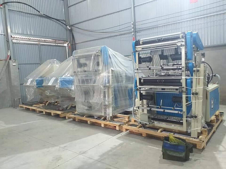 Dipo Plastic Machinery Factory made every effort to improve the production quality of plastic bags and the production of shopping bags for customers of Vietnam Plastic Bag Factory