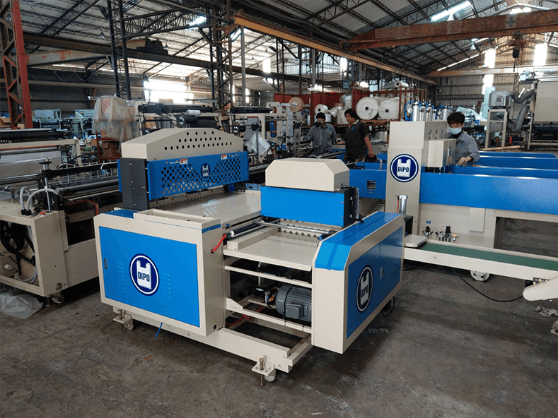 Dipo Plastic Machinery Factory spares no effort to ship customers’ machines before Chinese New Year