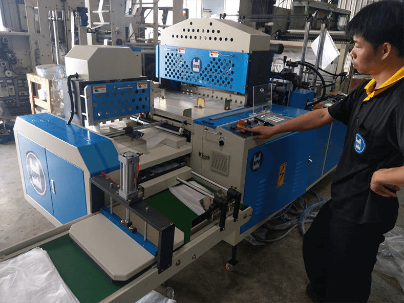 Dipo Plastic Machinery Factory spares no effort to ship customers’ machines before Chinese New Year