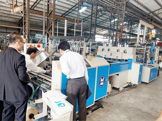 Industria japonesa de bolsas de plástcio, el principal presidente de la fábrica de fabricación de bolsas de plástico 100.